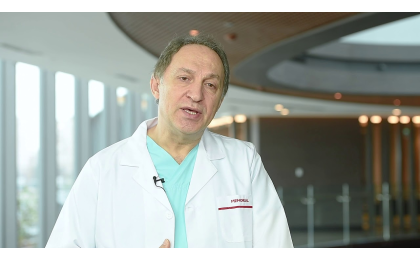 robotik-kolon-rektum-cerrahisi-nedir-prof-dr-erhun-eyuboglu-genel-cerrahi-uz